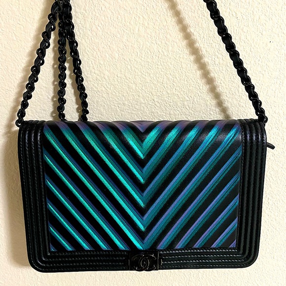 CHANEL Handbags - AUTHENTIC CHANEL WOC Boy chevron iridescent green/purple crossbody bag